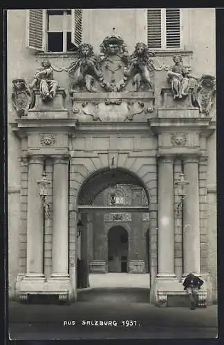 AK Salzburg, Säulenportal mit Löwen u. Wappen, 1931