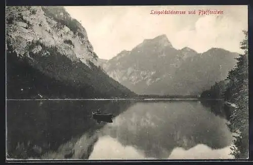 AK Eisenerz, Leopoldsteinersee, Uferpartie mit Boot und Blick auf Pfaffenstein