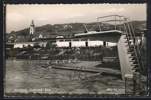AK Hartberg /Oststmk., Freibad mit Sprungbrett und Blick zum Ort