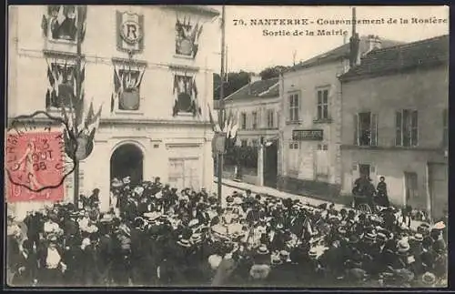 AK Nanterre, Couronnement de la Rosière, Sortie de la Mairie