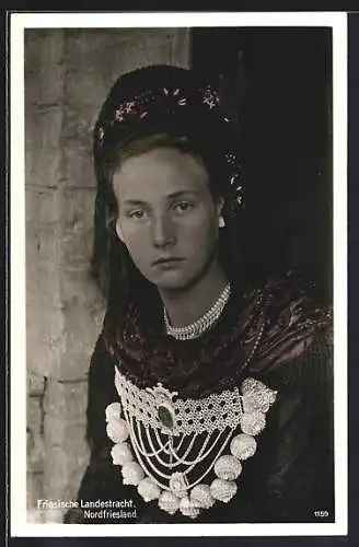 AK Schöne Dame in friesischer Landestracht