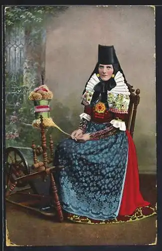 AK Frau in Tracht beim Spinnen