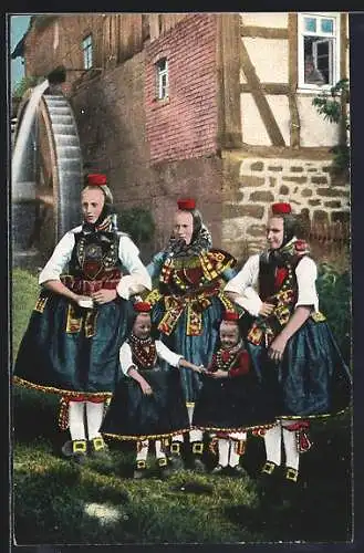 AK Mädchen in hessischen Trachten vor einer Wassermühle