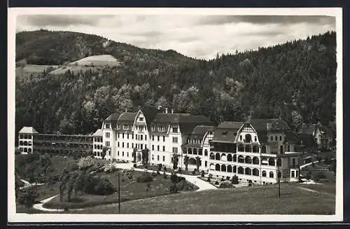 AK Enzenbach bei Gratwein, Strassenpartie mit Heilstätte