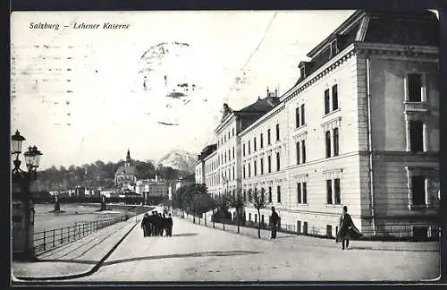 AK Salzburg, Passanten an der Lehener Kaserne