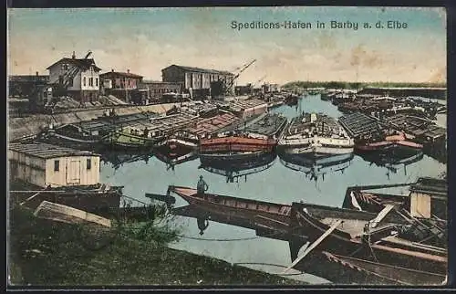 AK Barby a. d. Elbe, Speditions-Hafen mit Frachtschiffen