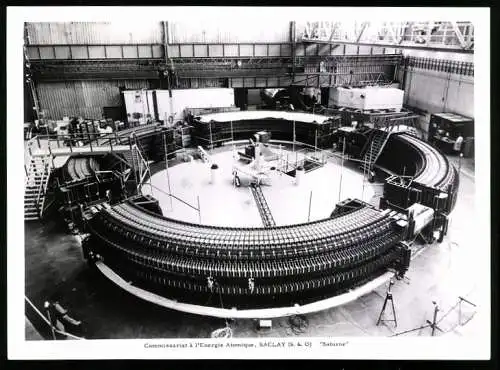 Fotografie Ansicht Saclay, Commissariat à l`Energie Atomique Saturn, Bau des Teilchenbeschleuniger