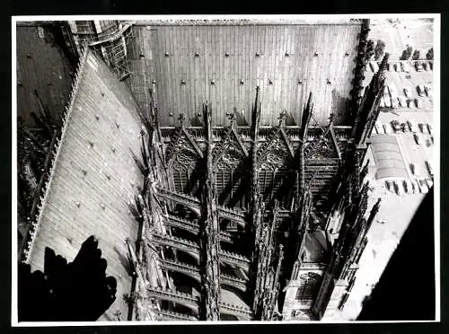 Fotografie Nordmark Film, Ansicht Köln, Blick auf die Chorstrebewerke des Kölner Dom