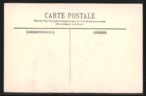 AK Boulogne-sur-Mer, Le Mabel-Grace sortant des Jetées