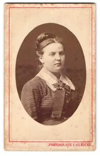 Fotografie F. Gericke, Berlin, Skalitzer Strasse 62, Porträt einer Dame