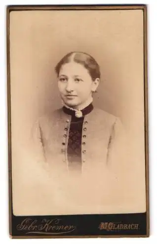 Fotografie Gebr. Kremer, M. Gladbach, Crefelder Str. 86, Porträt einer jungen Frau