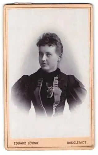 Fotografie Eduard Lösche, Rudolstadt, Mauer-Strasse Nr. 27, Porträt einer Dame