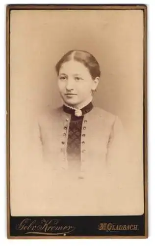 Fotografie Gebr. Kremer, M. Gladbach, Crefelder Str. 86, Porträt einer jungen Frau