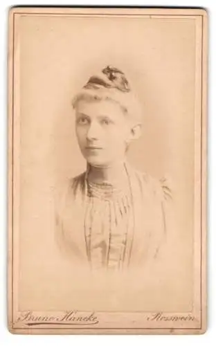 Fotografie Bruno Hancke, Rosswein, Brückenplatz, Porträt einer Frau