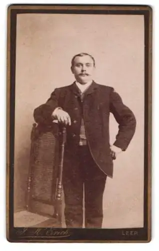 Fotografie J. H. Erich, Leer, Bergmanns-Str., Porträt eines Mannes