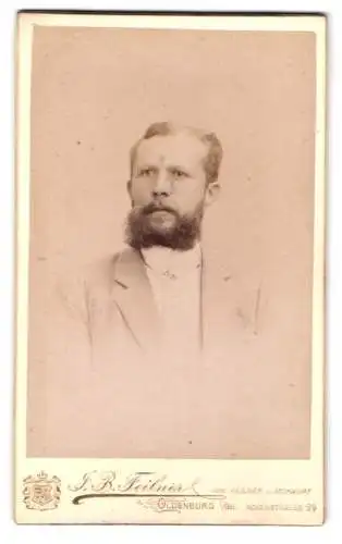 Fotografie J. B. Feilner, Oldenburg, Rosenstrasse 29, Porträt eines Herrn mit Bart