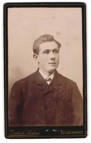 Fotografie Diedrich Kassens, Delmenhorst, Langenstrasse 63, Porträt eines jungen Mannes