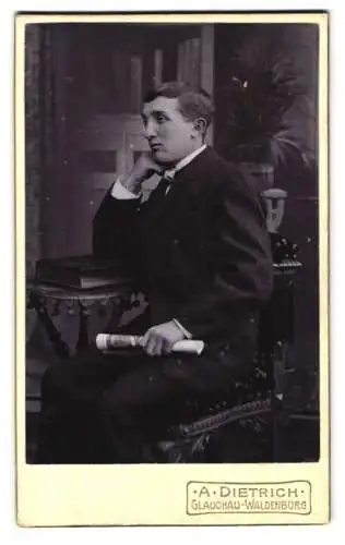 Fotografie A. Dietrich, Glauchau, Leipziger Strasse 9, Porträt eines jungen Mannes
