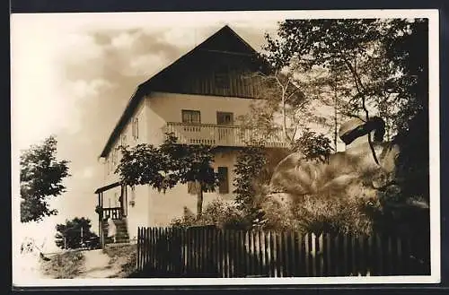 AK St. Johann am Wimberg /O.-Oe., Gasthaus Hansberg Ludwig Seyrl, Seitenansicht mit Treppenaufgang