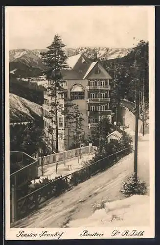 AK Semmering, Pension Sonnhof Dr. Tölk mit Strasse, Tunnel u. Bergpanorama im Winter