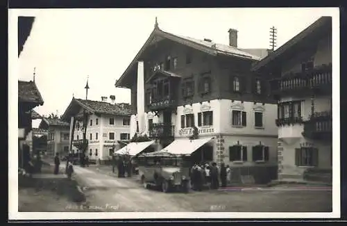 AK Ellmau /Tirol, Strassenpartie mit Gasthaus Lobewein
