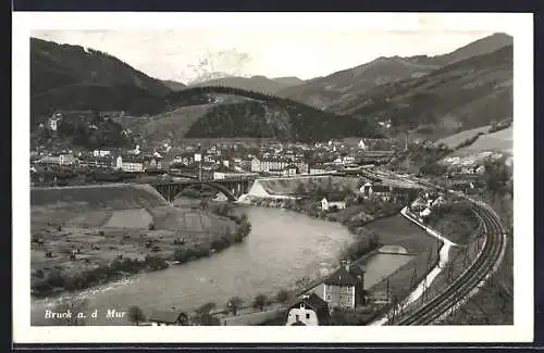 AK Bruck a. d. Mur, Gesamtansicht mit Murbrücke u. Bahnschienen