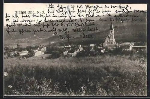 AK Giesshübl /N. Ö., Ortsansicht mit Kirche u. Umgebung