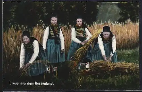 AK Garbenbinderinnen in hessischen Trachten bei der Arbeit
