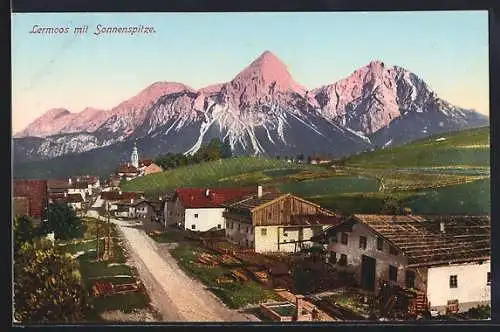 AK Lermoos, Teilansicht mit Strassenpartie und Sonnenspitze