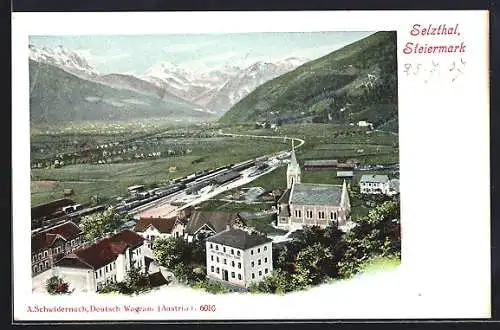 AK Selzthal /Steiermark, Ortsansicht mit Bahngelände, Kirche u. Bergpanorama aus der Vogelschau