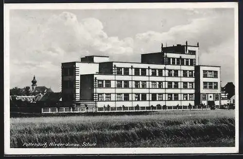 AK Pottendorf inNiederdonau, Blick auf die Schule