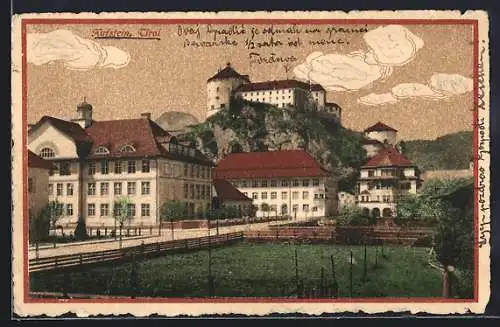 AK Kufstein /Tirol, Ortspartie mit Strasse und Festung