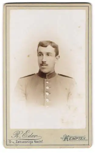 Fotografie R. Eder, Kempten, Soldat in Uniform