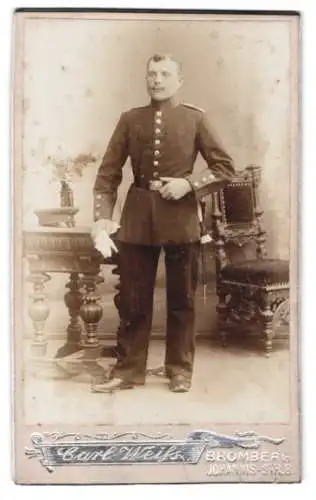 Fotografie Carl Weiss, Bromberg, Johannis-Str. 8, Soldat in Uniform mit Bajonett und Portepee, Inf.-Rgt. Nr. 26 Bromberg