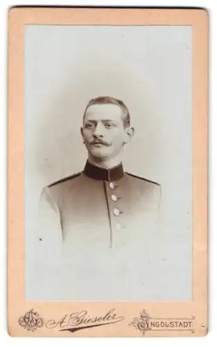 Fotografie A. Gieseler, Ingolstadt, erhabener Soldat in Uniform