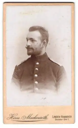 Fotografie Hemm. Mackenroth, Hannover-Linden, Deister-Str. 1, Porträt eines Soldaten in Uniform vom Rgt. Nr. 78