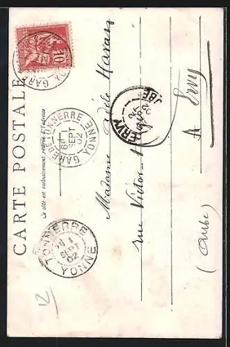 AK Tonnerre, Rue de l`Hôpital avec passants et bâtiments anciens