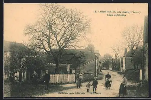 AK Le Vaudevanne, Route de Chailley avec villageois et enfants