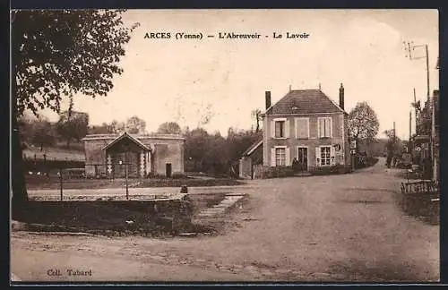 AK Arces /Yonne, L`Abreuvoir, Le Lavoir