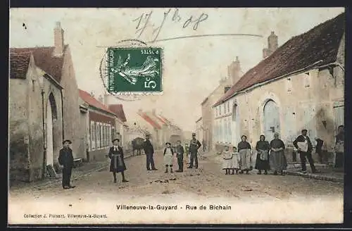 AK Villeneuve-la-Guyard, Rue de Bichain mit Personen auf der Strasse