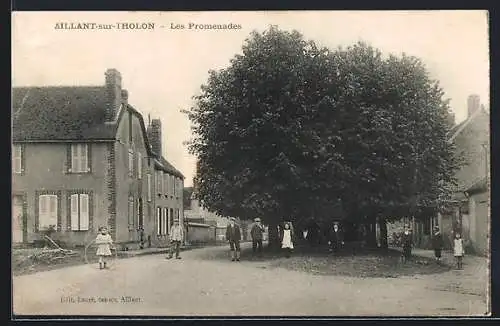 AK Aillant-sur-Tholon, Les Promenades