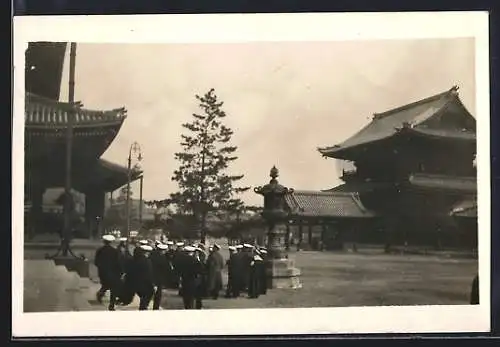 AK Kyoto, Coming out of the Temple 1928