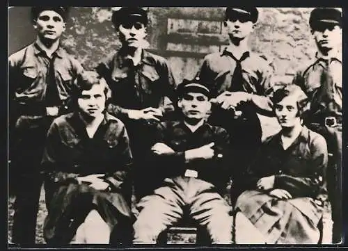 AK Wiebelskirchen, Erich Honecker mit Mitgliedern des KJVD 1931