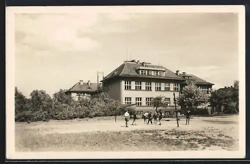 AK Neratovice, Skola
