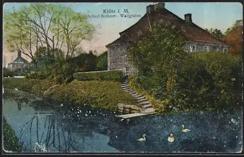 AK Klütz i. M., Schloss Bothmer, Wallgraben mit Steg