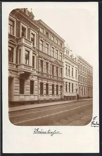 Foto-AK Duisburg, Fassaden in der Grünstrasse 9-11