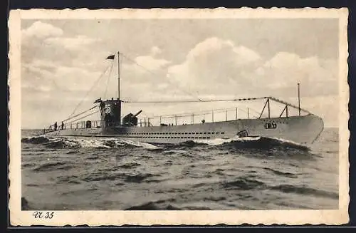 AK U-37 der Kriegsmarine in Fahrt