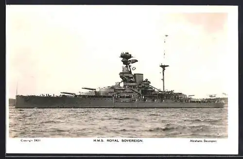 AK Kriegsschiff HMS Royal Sovereign auf See
