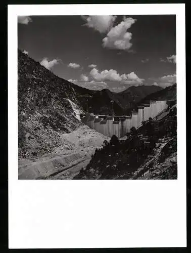 Fotografie unbekannter Fotograf, Ansicht Aragnouet, Bau des Staudamm Cap-de-Long