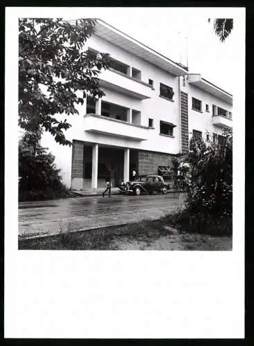Fotografie unbekannter Fotograf, Ansicht Douala, Vatiment de direction d`une societe industrielle